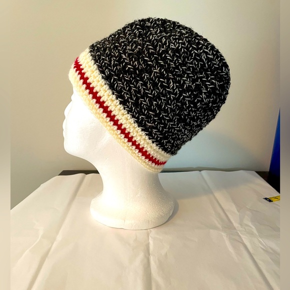 Handmade Beanie Hat - Picture 1 of 2